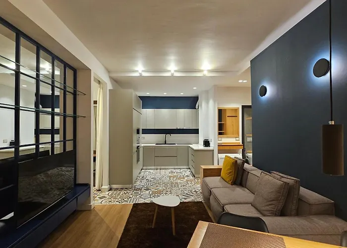 Tam Mozart Skanderbeg Square Apartment