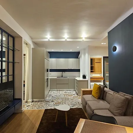 Tam Mozart Skanderbeg Square Apartment